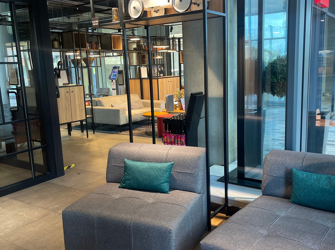 Adagio London Sutton Point主图