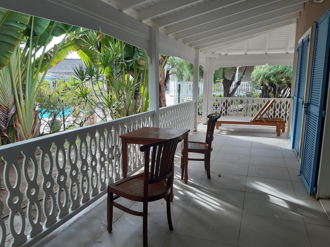 人工林酒店主图