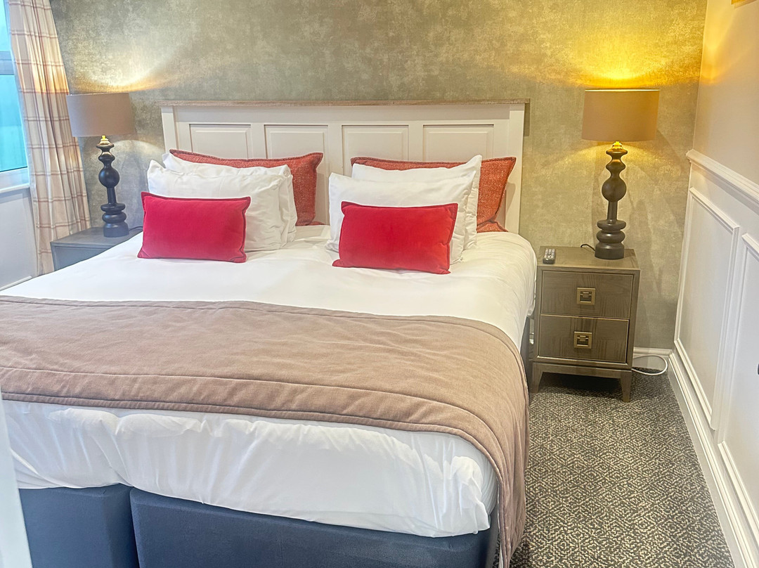 贝斯特韦斯特格拉斯米尔红狮酒店主图