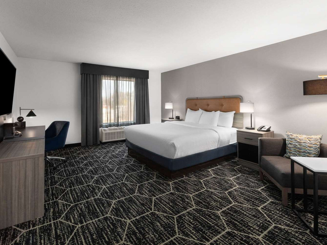 Holiday Inn Express & Suites Meridian I-20主图