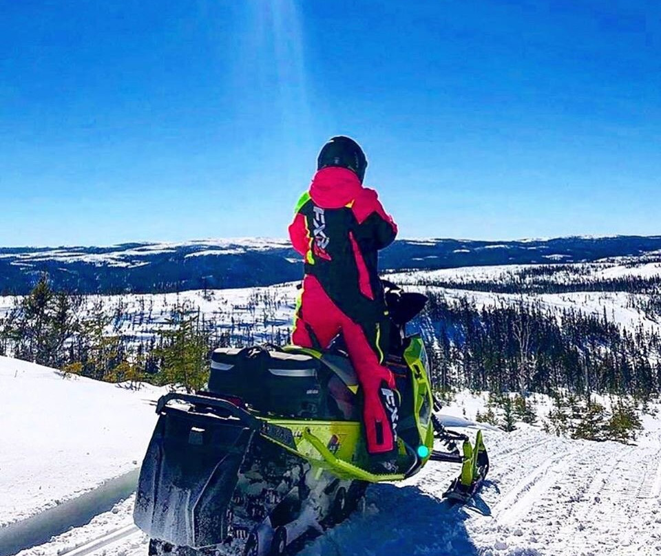 Rugged Edge - Snowmobile & Sxs Tours景点图片