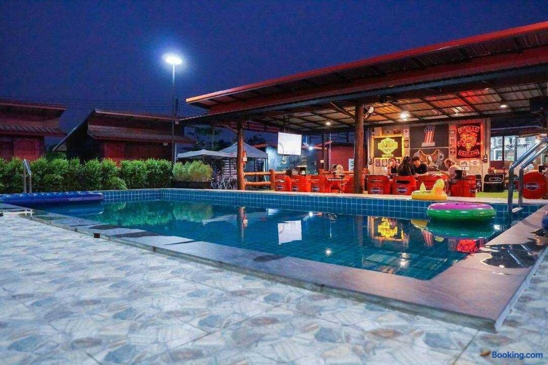 Oyo 75500 Kuunone Art & Gallery