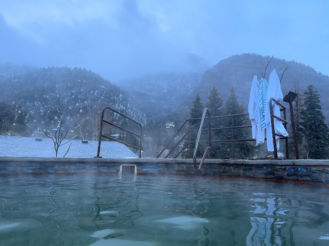 Twin Peaks Lodge & Hot Springs主图