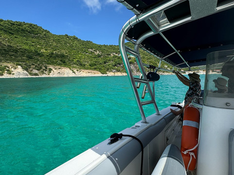 Suneeta Boat Charter-辛普森湾必去景点
