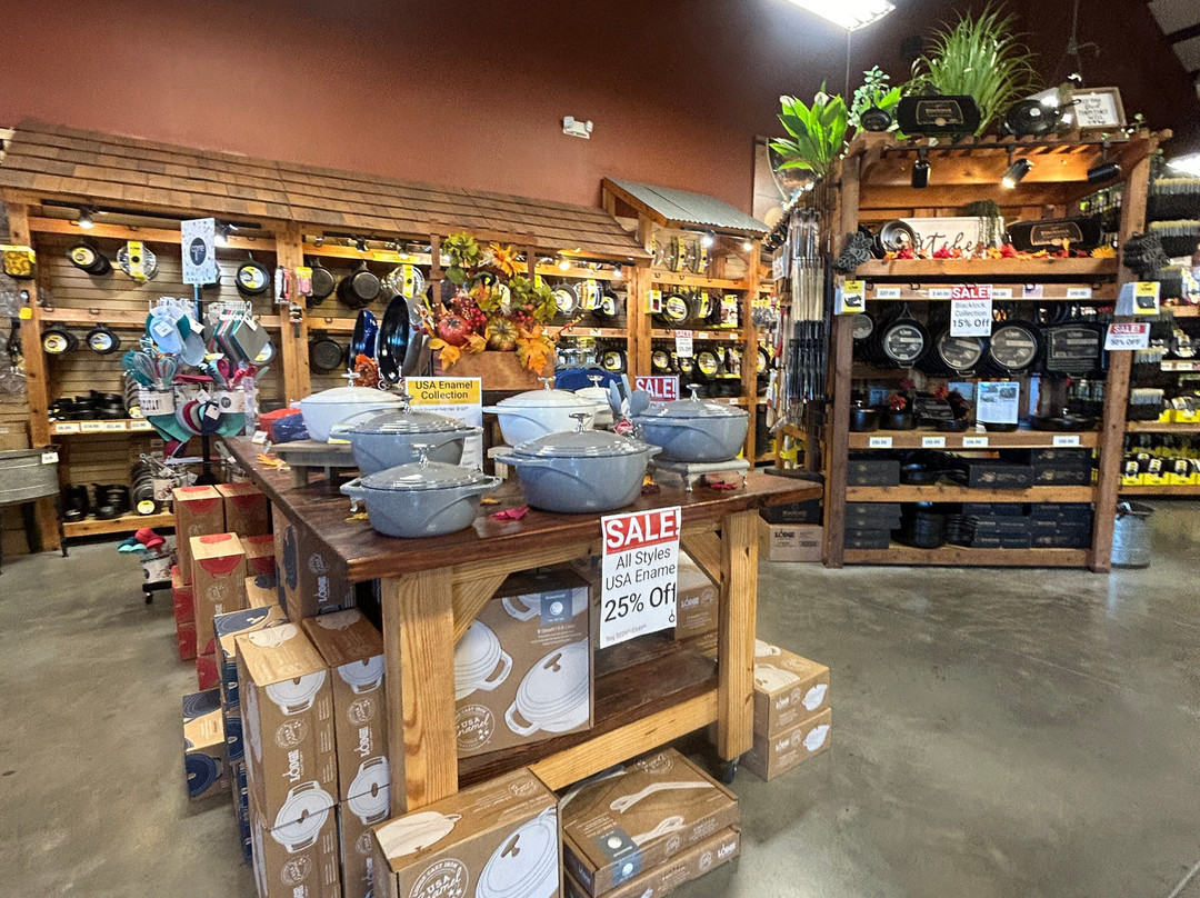 Lodge Cast Iron Factory Store - Sevierville-塞维尔维尔必去景点