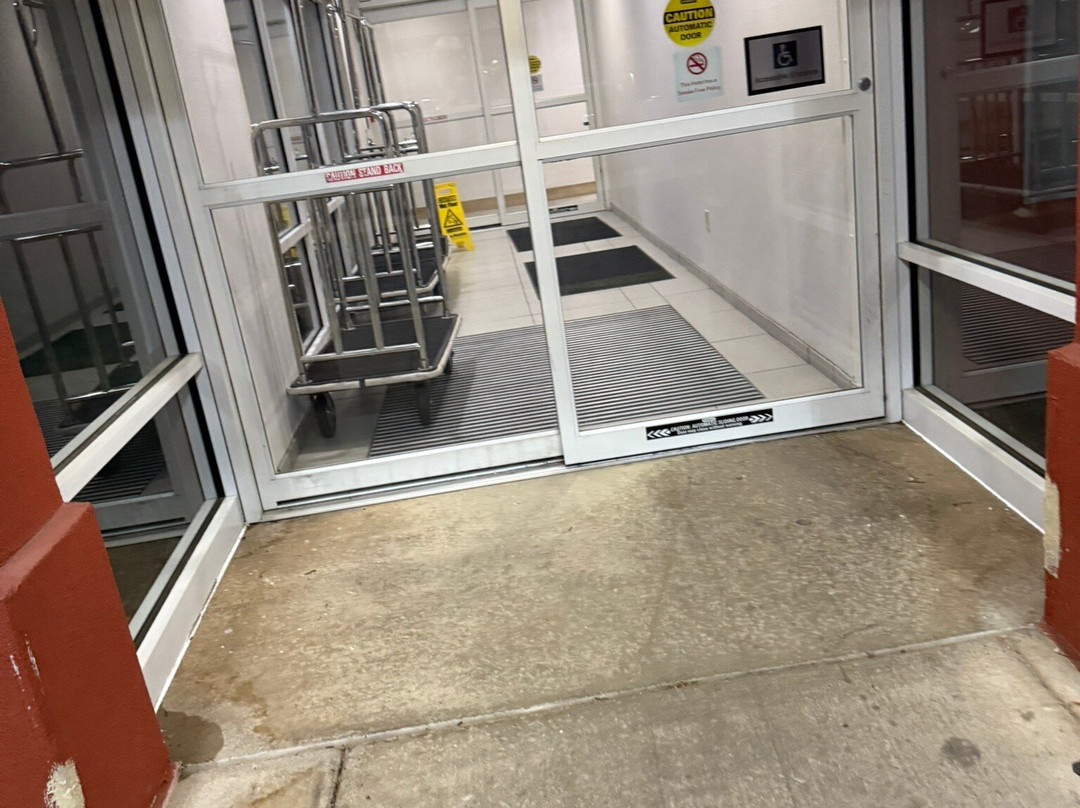 Spark By Hilton Lancaster主图