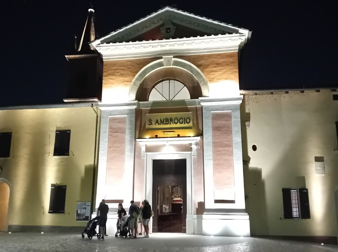 Church of Saint Ambrose "di Villanova"景点图片