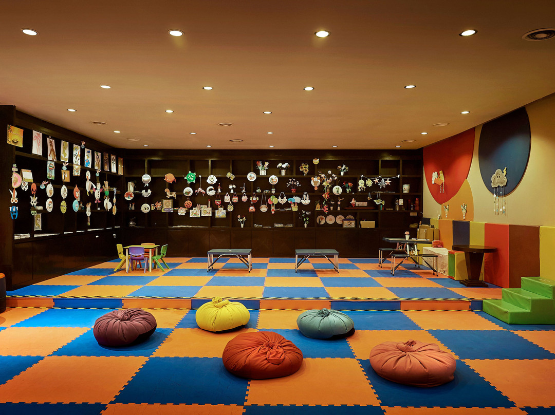 塔拉斯海滩Spa度假酒店主图