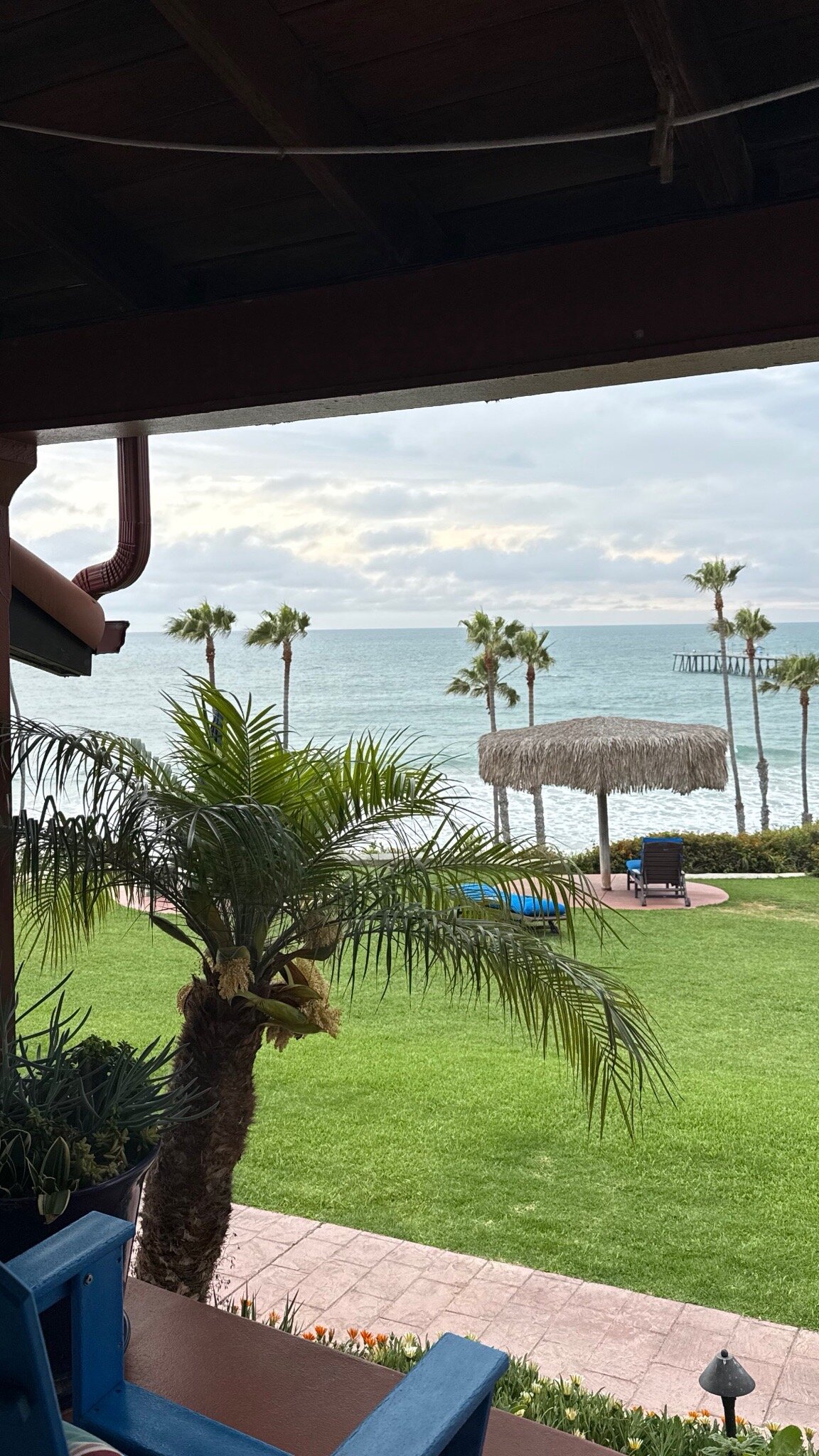Beachcomber Inn-官方