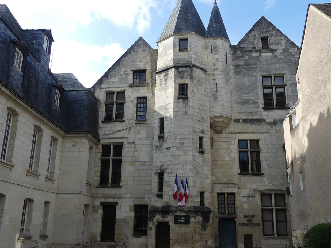 Place de Chateauneuf-图尔必去景点