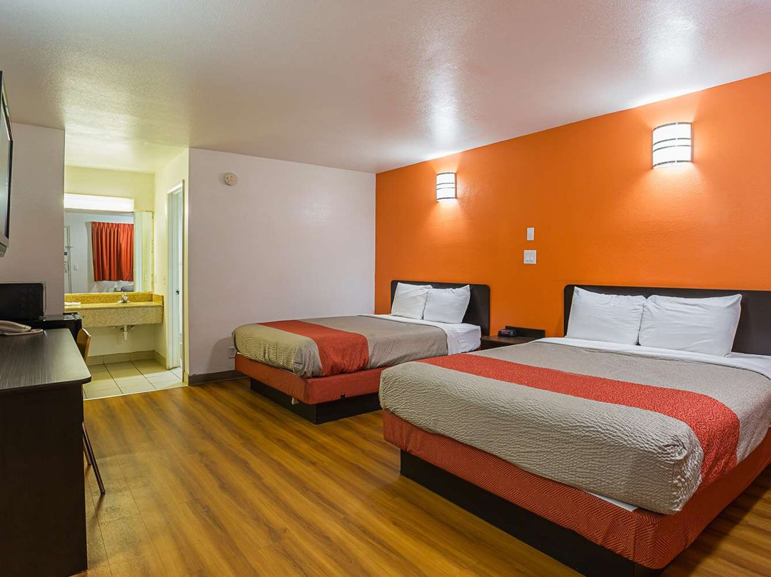 Crocketts Bluff酒店住宿-Motel 6 Brinkley, AR