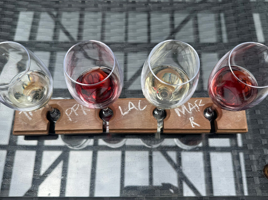 Acres Away Winery-阿什利必去景点