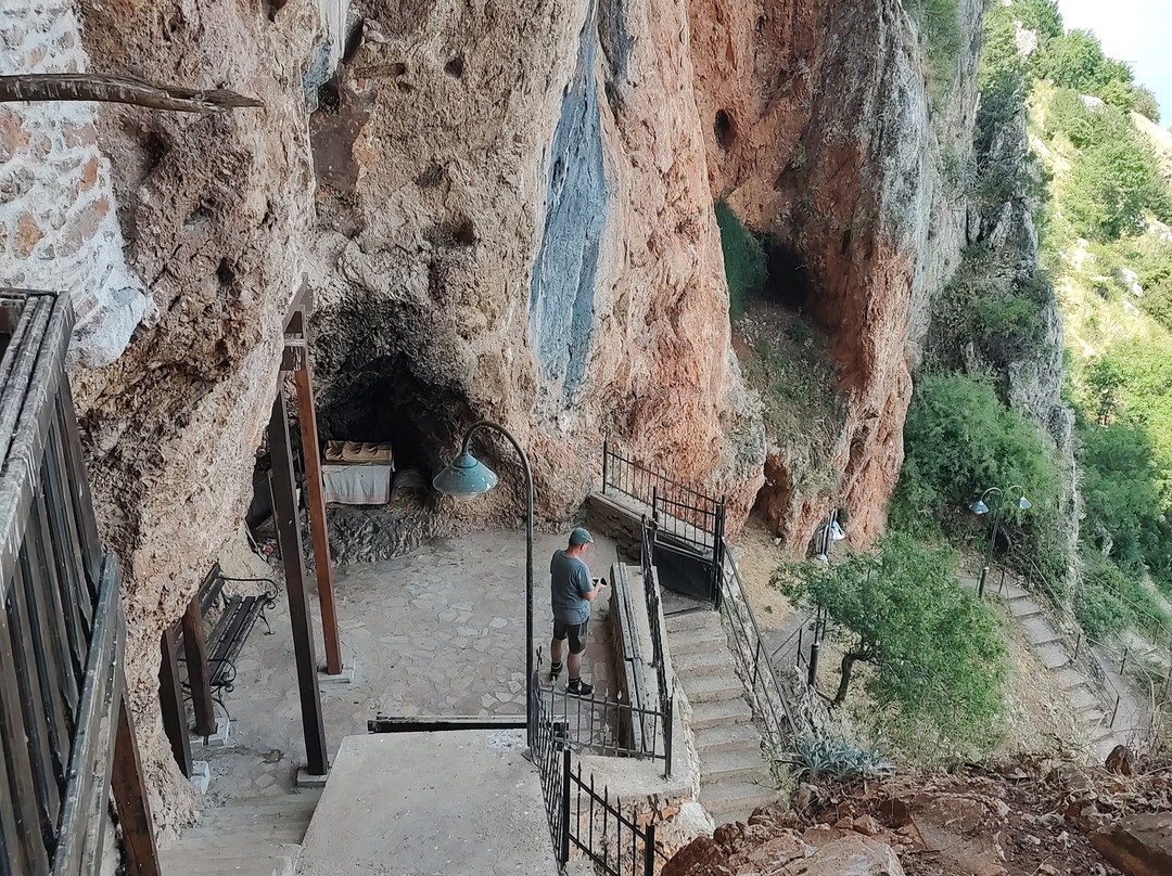 Saint Archangel Michael Cave Church-Struga必去景点
