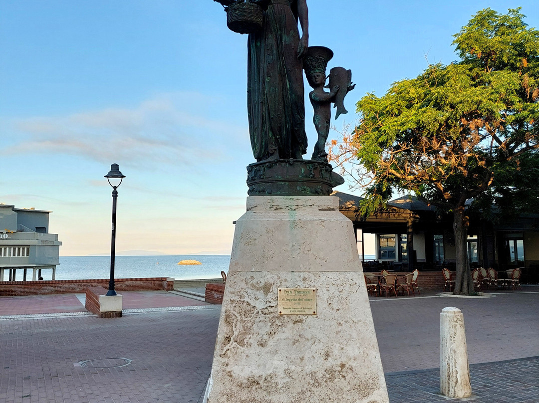 Monumento Allegoria Del Mare Di Ivan Theimer (1998)-福洛尼卡必去景点