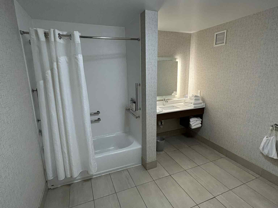 Holiday Inn Express & Suites Boston South - Randolph主图