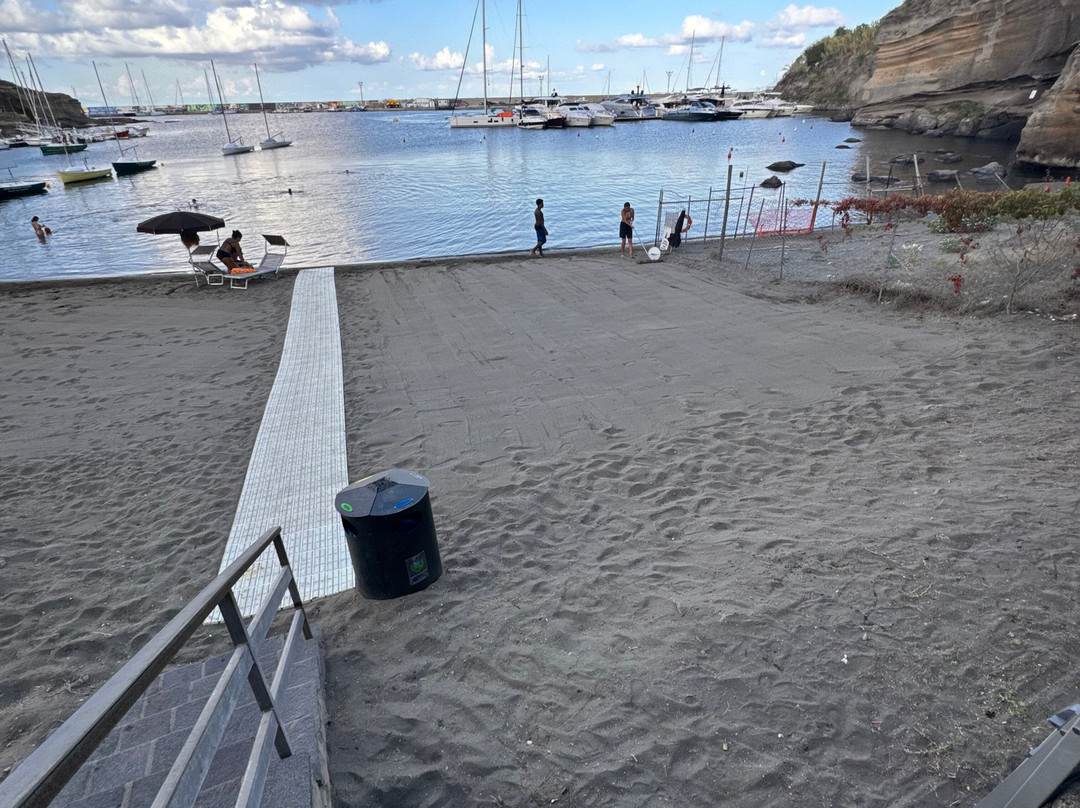 Cala Rossano-Ventotene必去景点