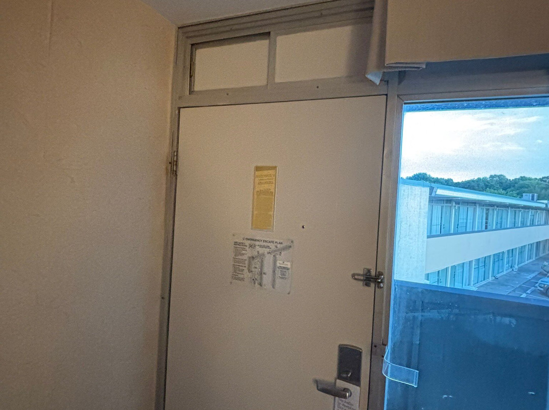 Ramada by Wyndham State College Hotel & Conference Center主图