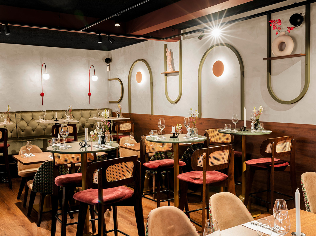 Niels Bistro & Bar