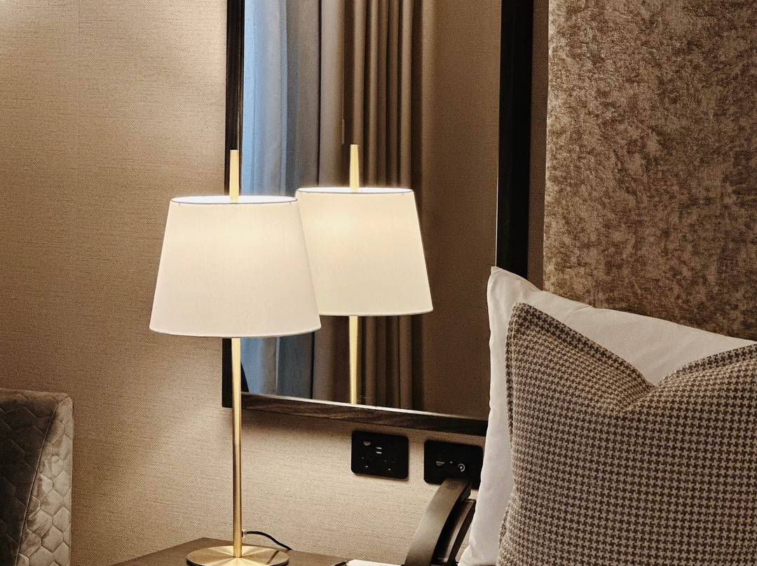 里阿尔酒店主图