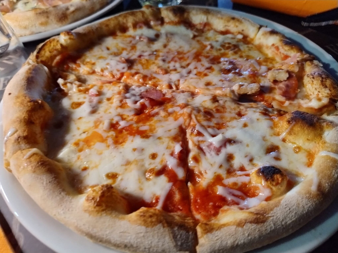 Goldroger Pizzeria
