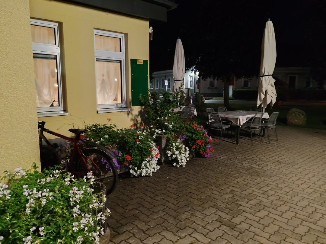 Gasthaus Ortszentrum In Schonau Restaurant
