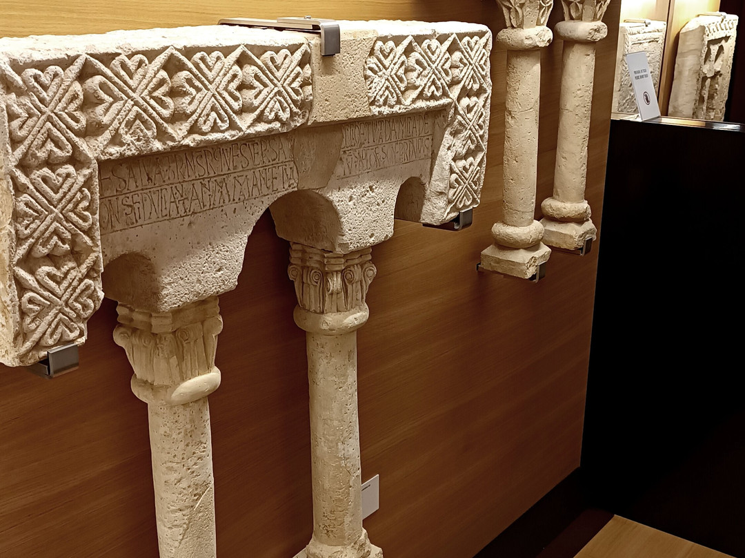 Museo Prerromanico de San Martín de Salas-Salas必去景点