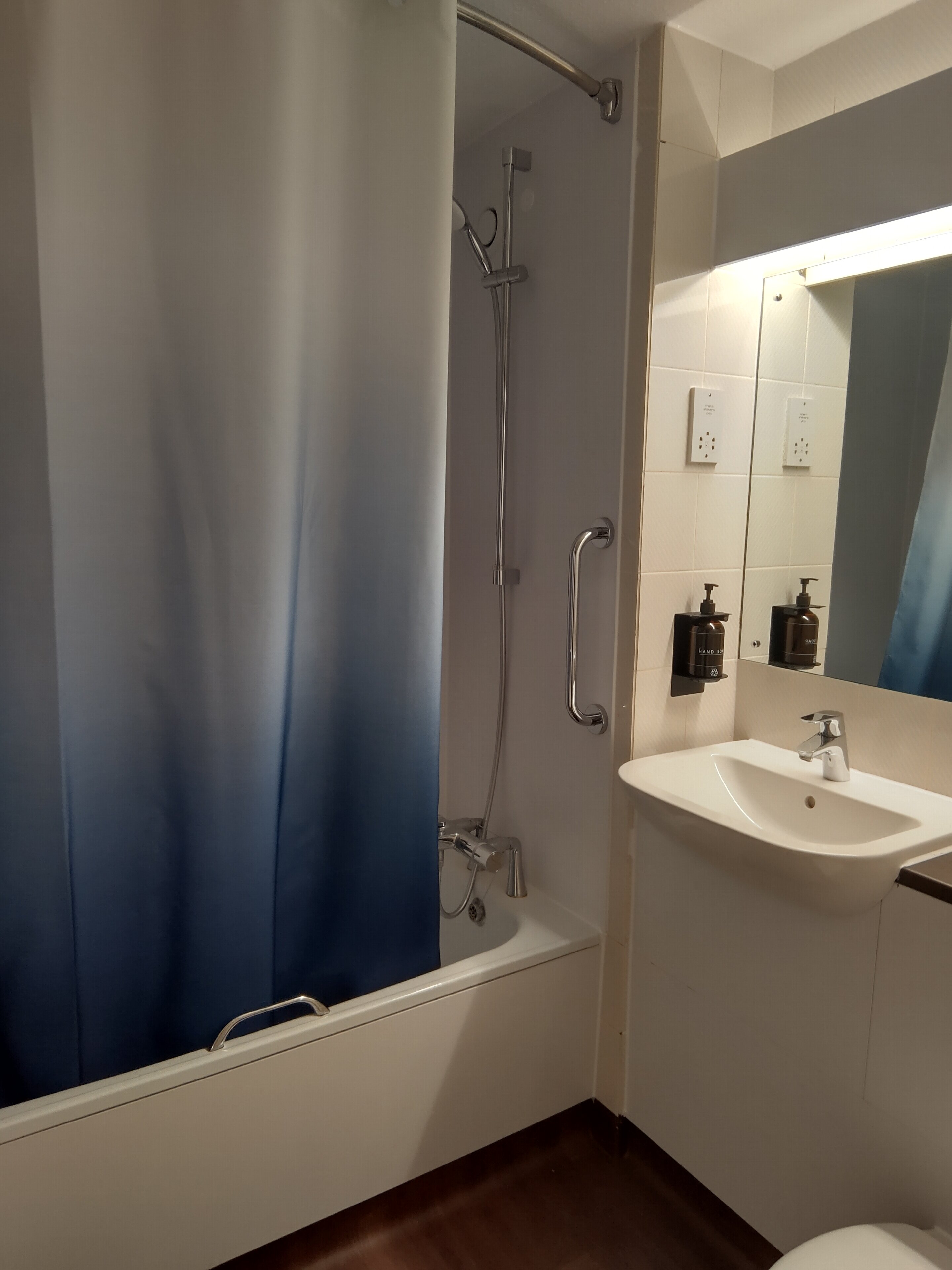 Travelodge Yeovil Podimore-浴室