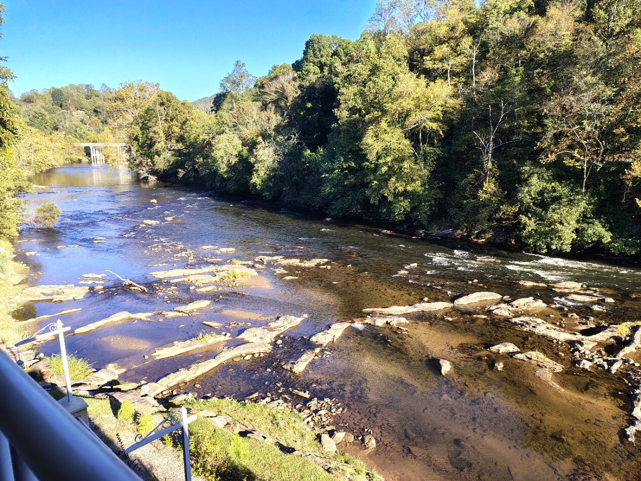 Best Western Plus River Escape Inn & Suites-浴室