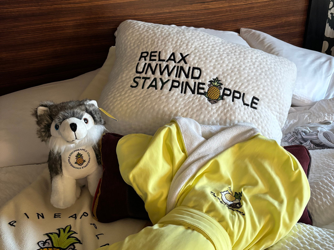 麦克斯韦酒店-菠萝招款待主图