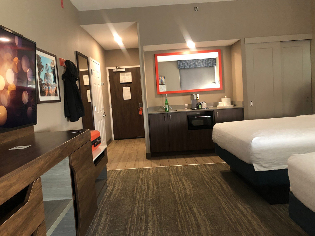 希尔顿汉普顿酒店主图