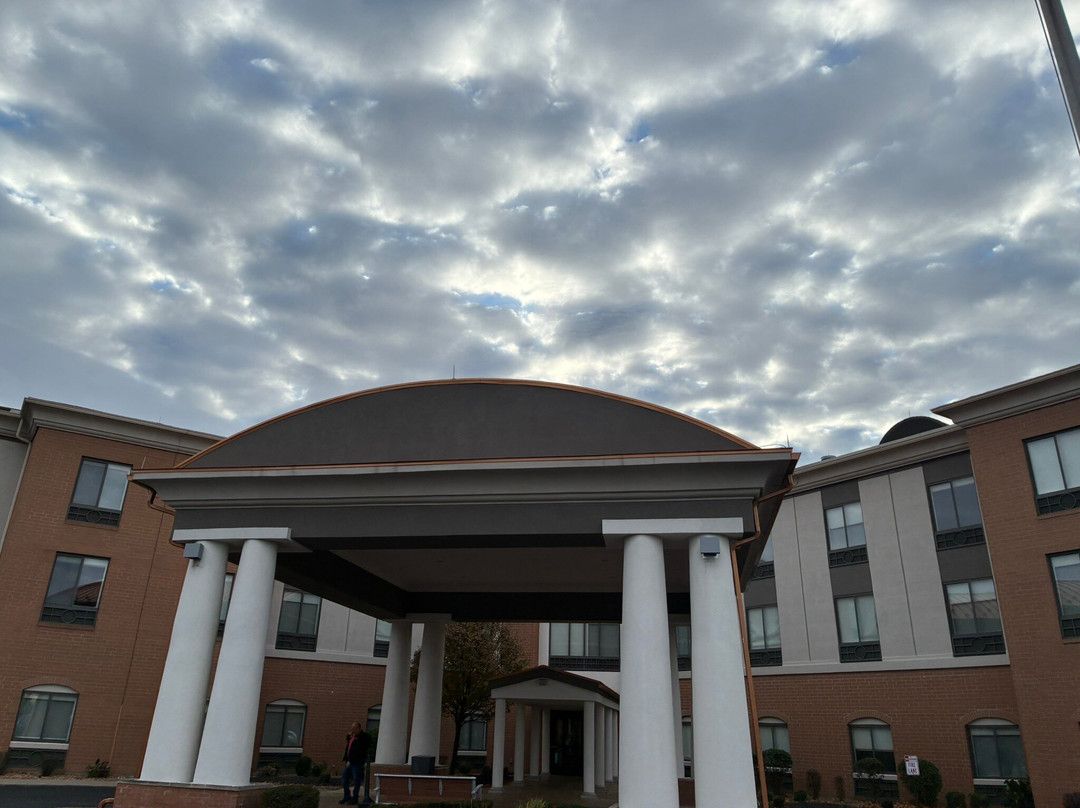 Holiday Inn Express & Suites Akron Regional Airport Area By IHG主图