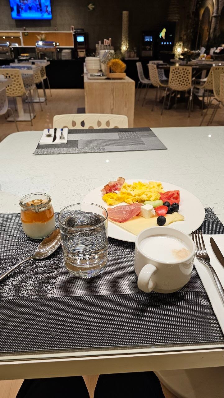 巴达洛纳拉斐尔酒店-官方