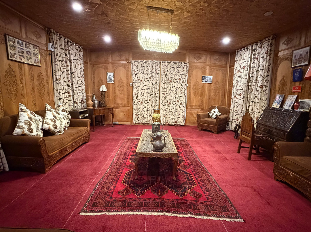 Prince of Kashmir Luxury Houseboat主图