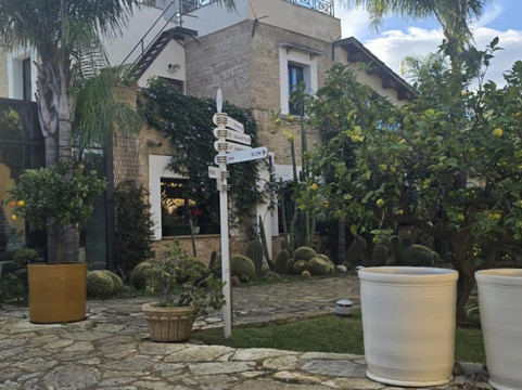 斯皮纳里酒店主图