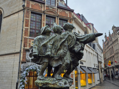 Church of St Nicolas-布鲁塞尔必去景点