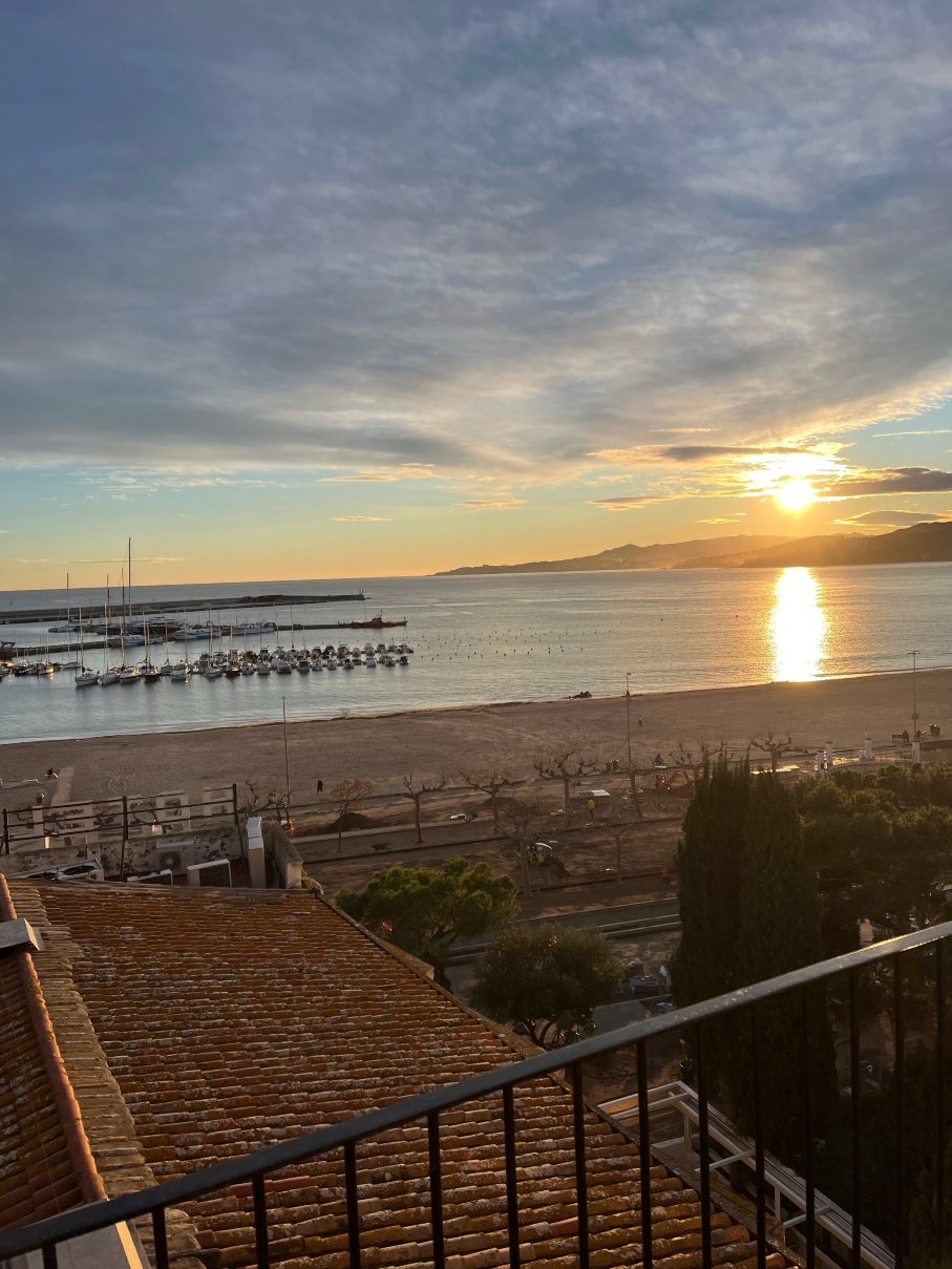 特利亚斯酒店-官方