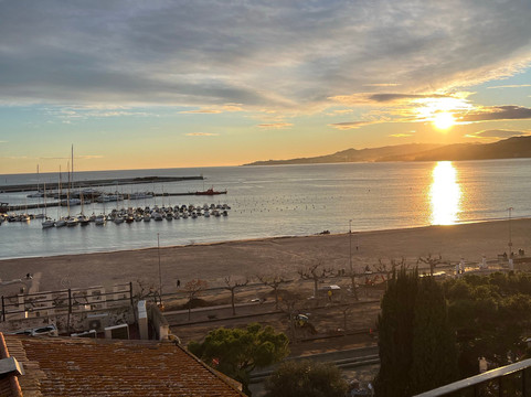 特利亚斯酒店主图