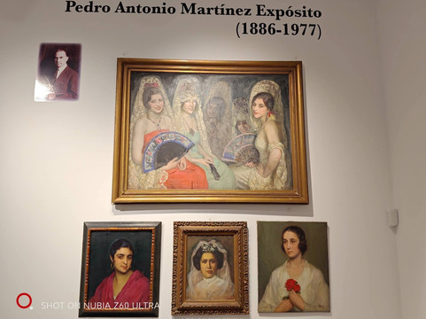 Museum of Luminescent Minerals and Painting Exhibition