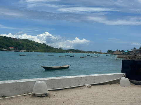 Mist Ceningan's Beach Bar
