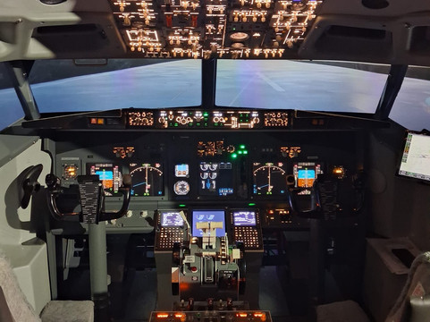 Simair737 Flight Simulators-切尔滕纳姆必去景点