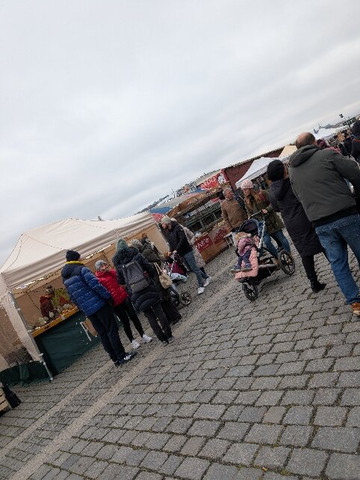 Naplavka农夫市场-布拉格必去景点