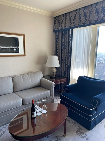 大阪丽思卡尔顿酒店主图