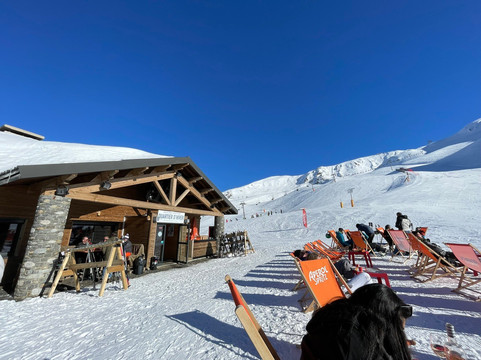 Le Quartier d'Hiver主图