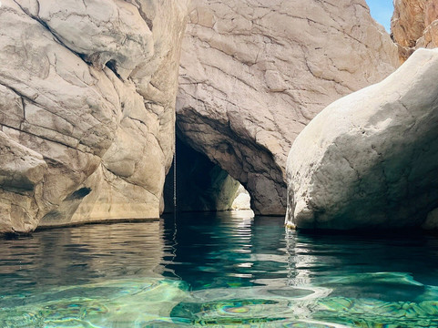 Wadi Bani Khalid-Al Kamil Wal Wafi必去景点