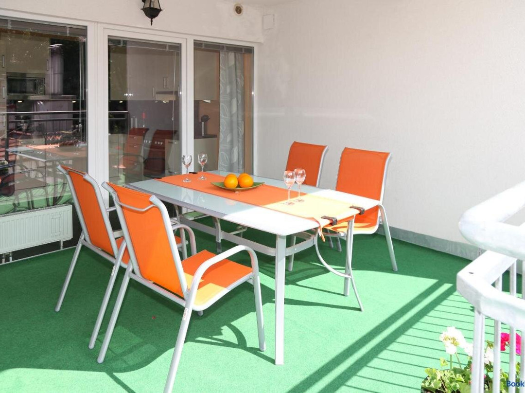 3 rooms Sunny Apartments-Schoenbrunn, 100m2 with balcony