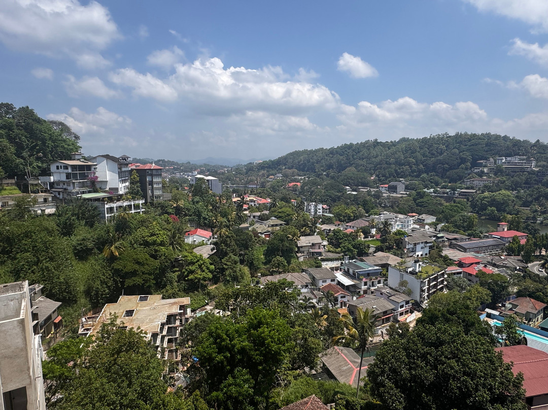 宏大塞伦迪布酒店主图