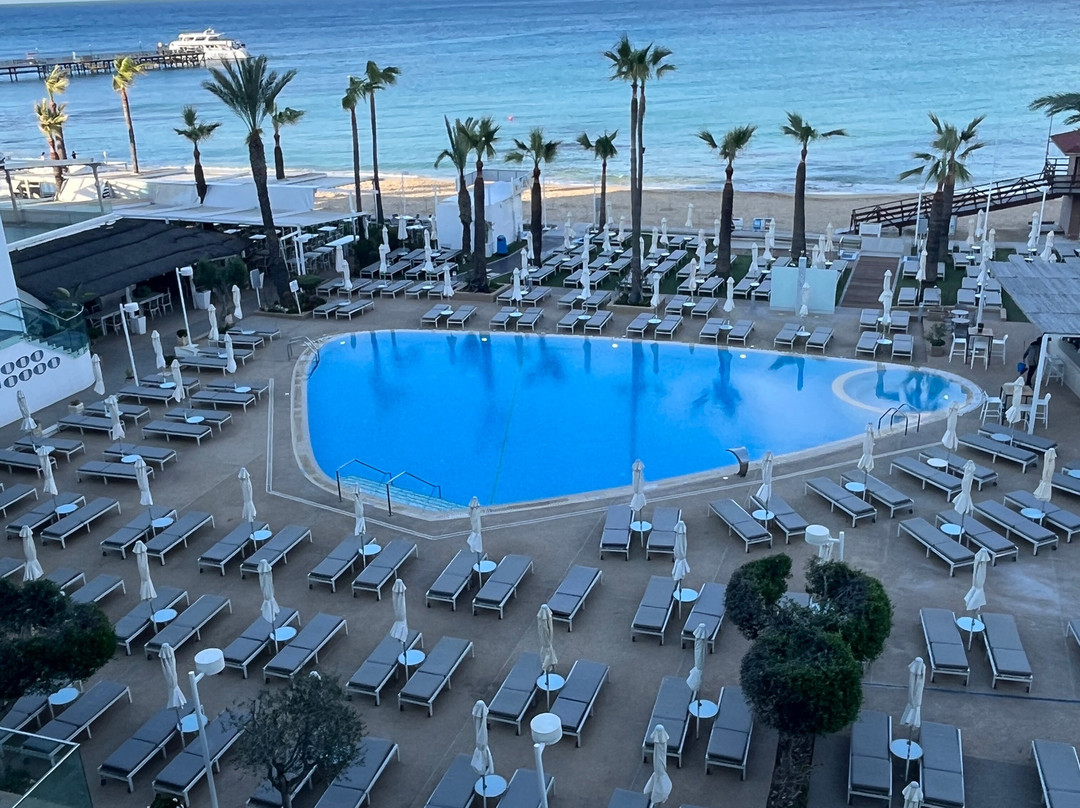 弗里萨基海滩酒店主图