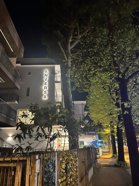 安瓦萨里米尼酒店-旅行者
