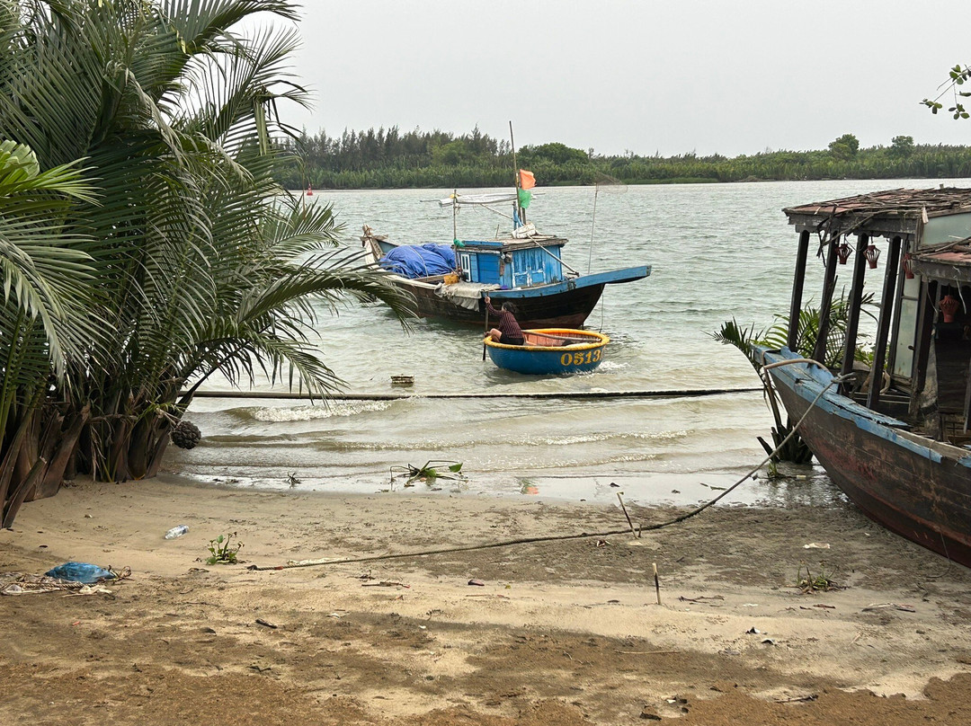 Coco River Restaurant & Bar