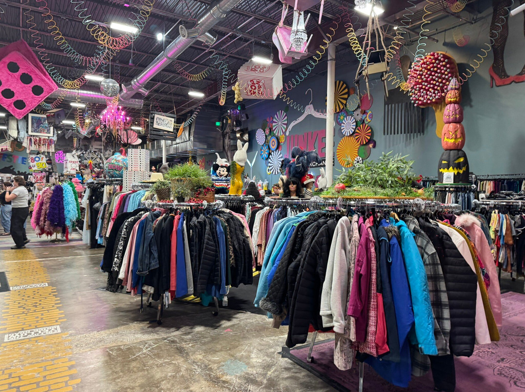 Junkee Clothing Exchange-里诺必去景点